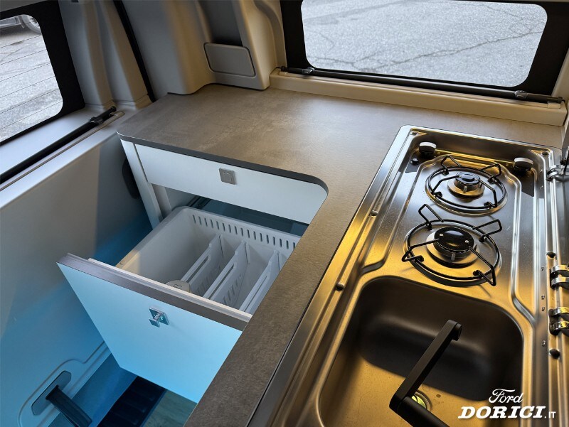 FORD Transit Custom 2ª s Transit Custom 320 2.0 EcoBlue 170CV aut. PC-TN Nugget Tit.